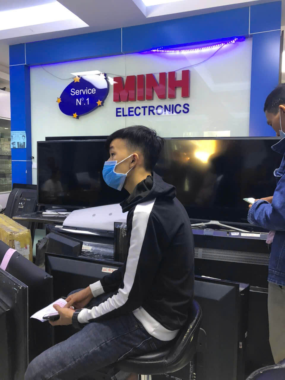 Hướng Dẫn Chi Tiết Từng Bước Thay Đèn Led Tivi 55 Inch Tại Nhà