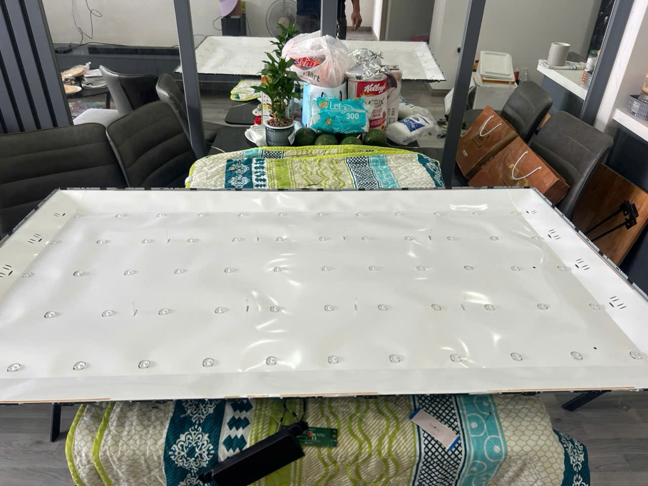 So Sánh Giữa Thay LED TV Tại Nhà Và Sử Dụng Dịch Vụ Chuyên Nghiệp