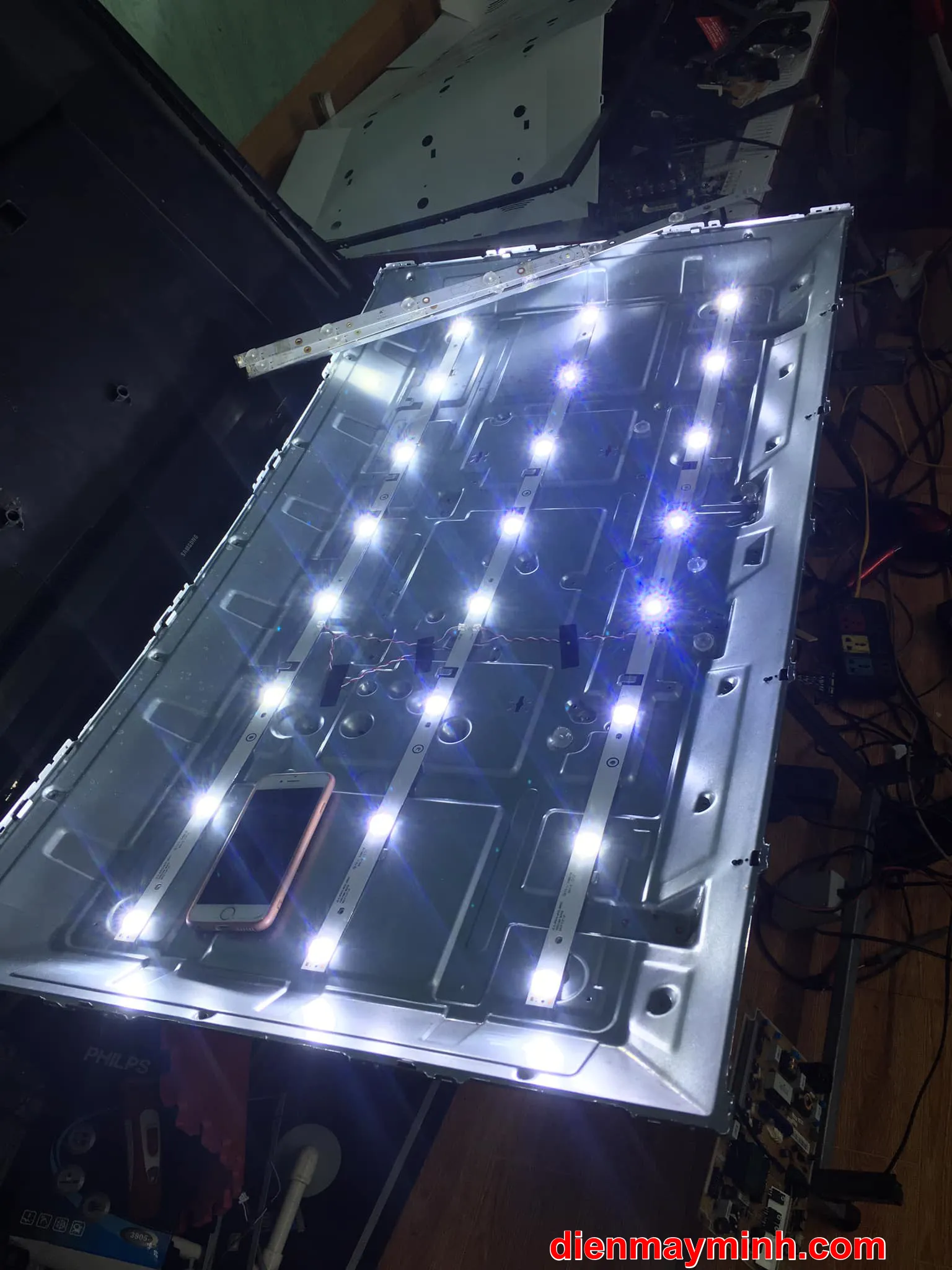 Thay Led Tivi Samsung 82 inch