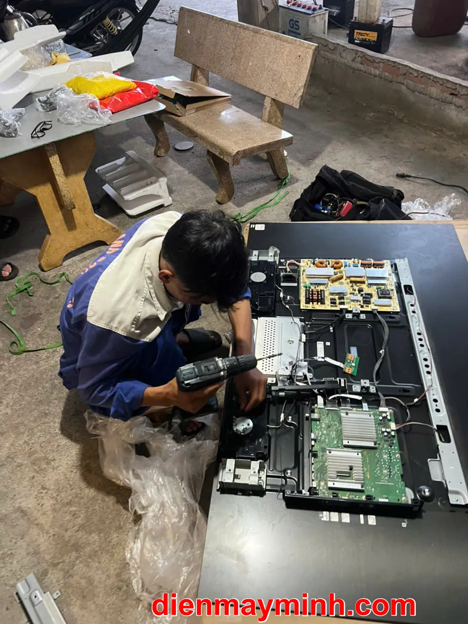 Sửa Tivi Tại Nhà Thủ Đức - Dịch vụ 24/7 - Giá Rẻ